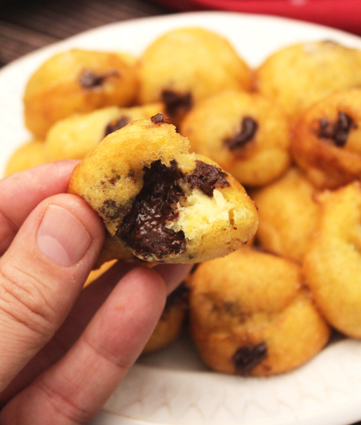 Buñuelos de calabaza rellenos de chocolate. Receta de Todos los Santos