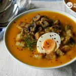 Crema de boniato con setas y picatostes, perfecta para Navidad