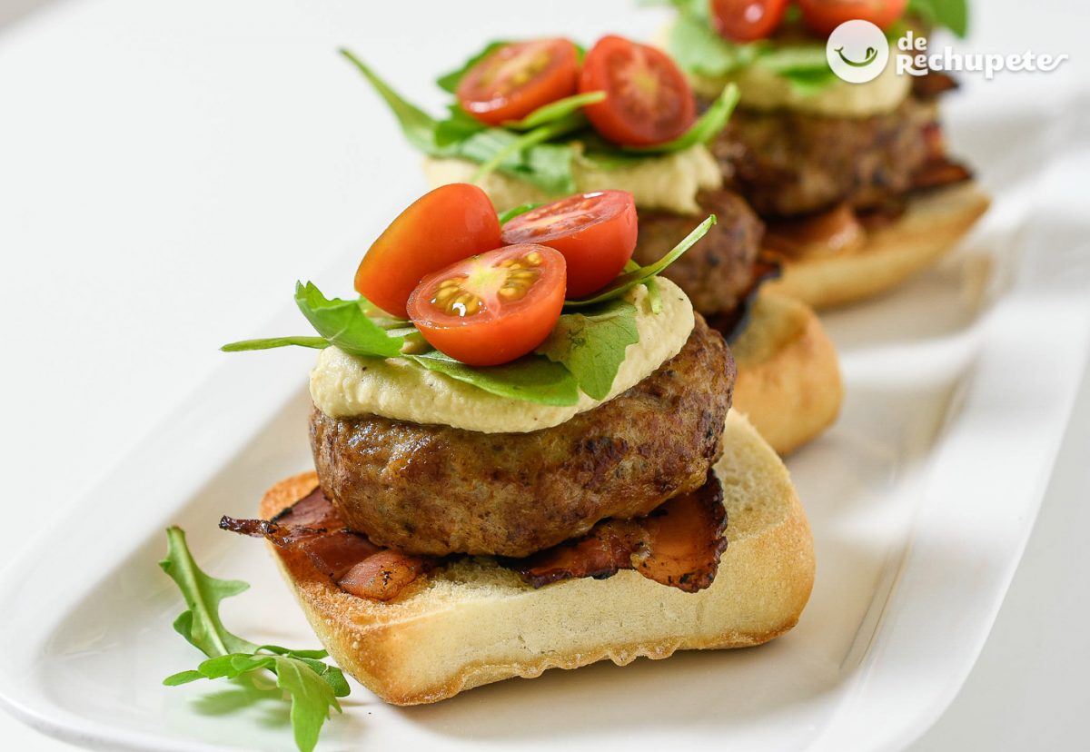 Tostas de burguer de cerdo