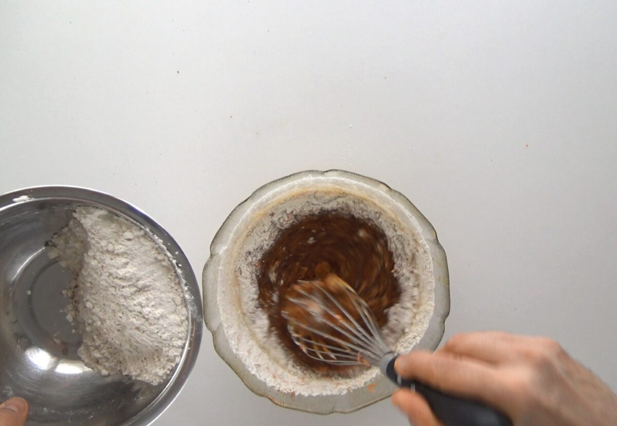Bizcocho de zanahoria. Receta fácil para desayunos y meriendas