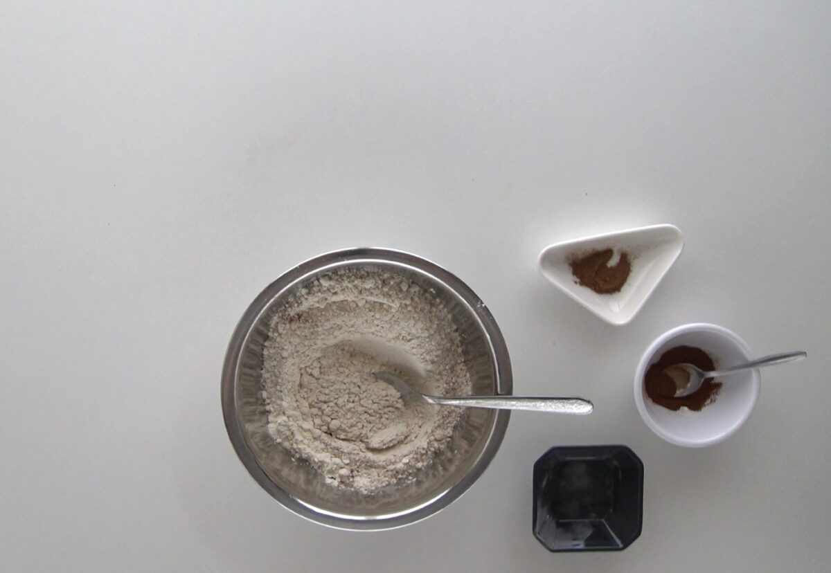 Bizcocho de zanahoria. Receta fácil para desayunos y meriendas