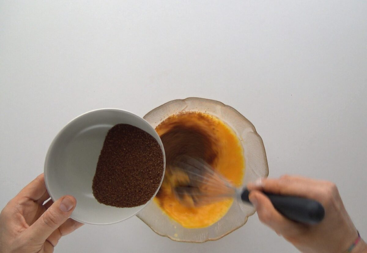 Bizcocho de zanahoria. Receta fácil para desayunos y meriendas