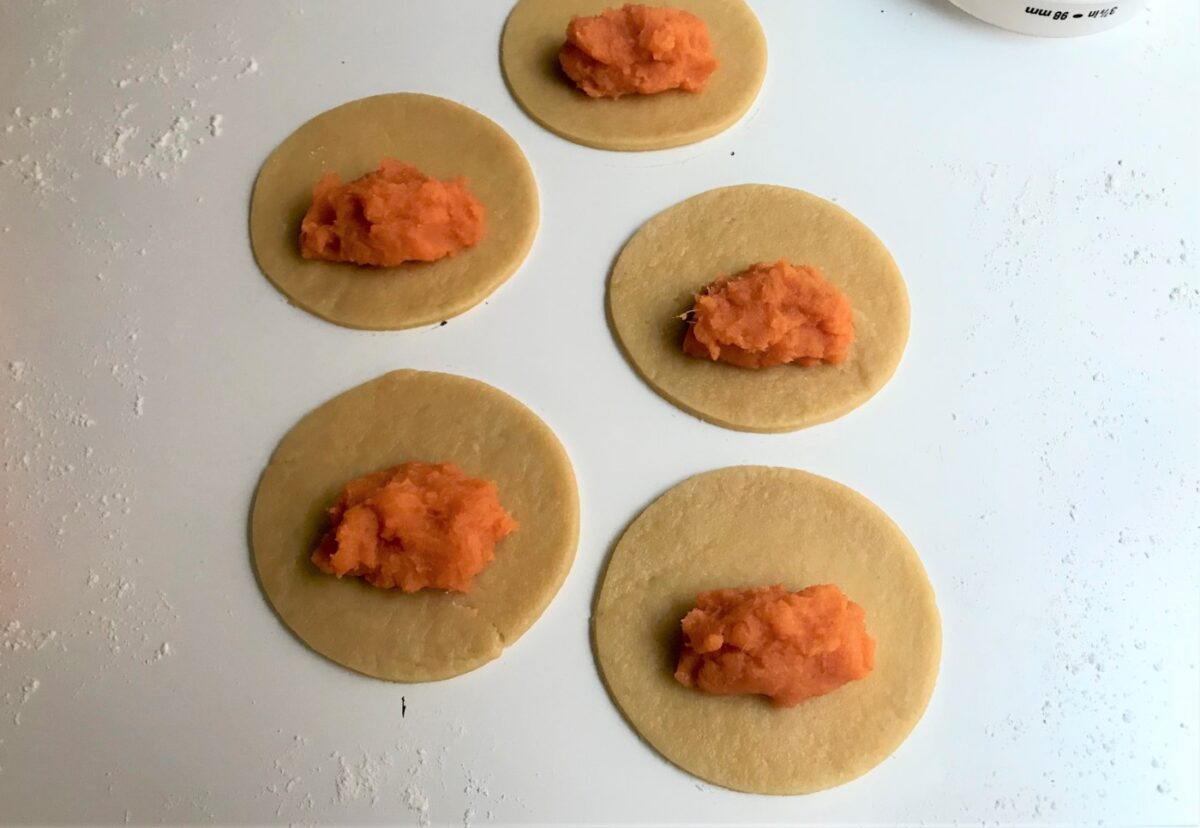 Pasteles de boniato o pastissets de moniato. Receta navideña