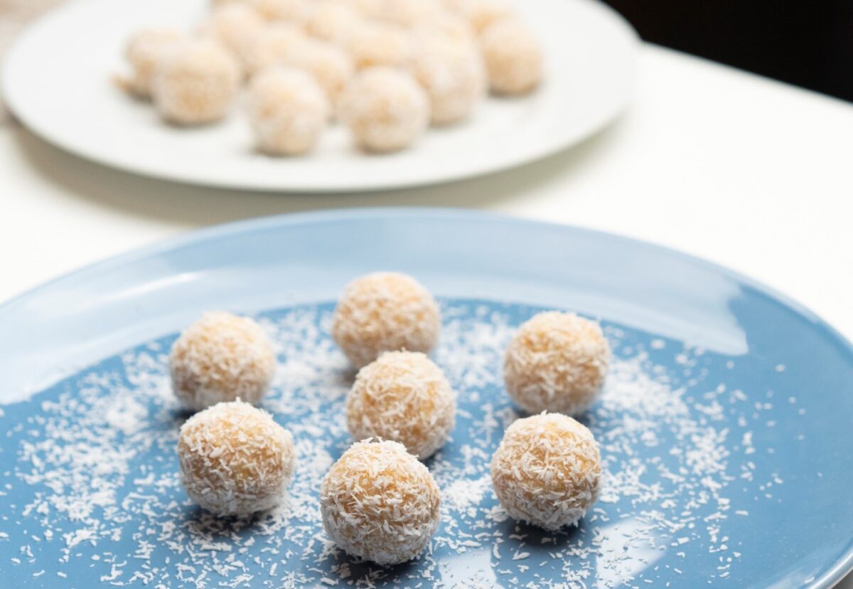 Bombones Raffaello. El bocadito dulce perfecto para acabar una buena comida
