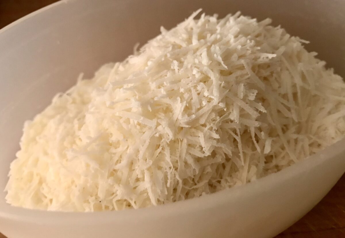 Crujientes de parmesano y jamón con tapenade