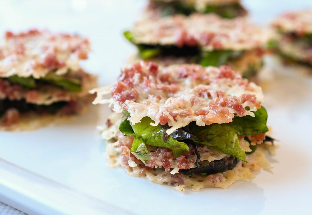 Crujientes de parmesano y jamón con tapenade