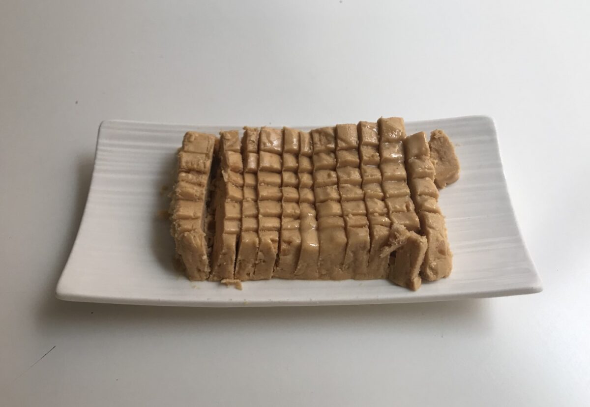 Flan de turrón sin horno, el postre navideño súper fácil