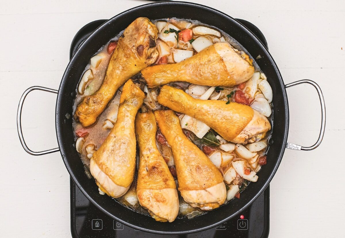 Guiso de pollo con sepia y langostinos