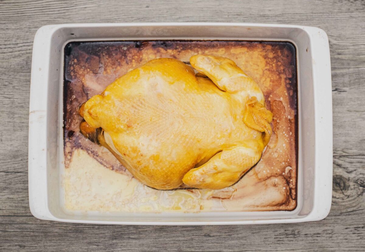 Pollo relleno de butifarra y manzana
