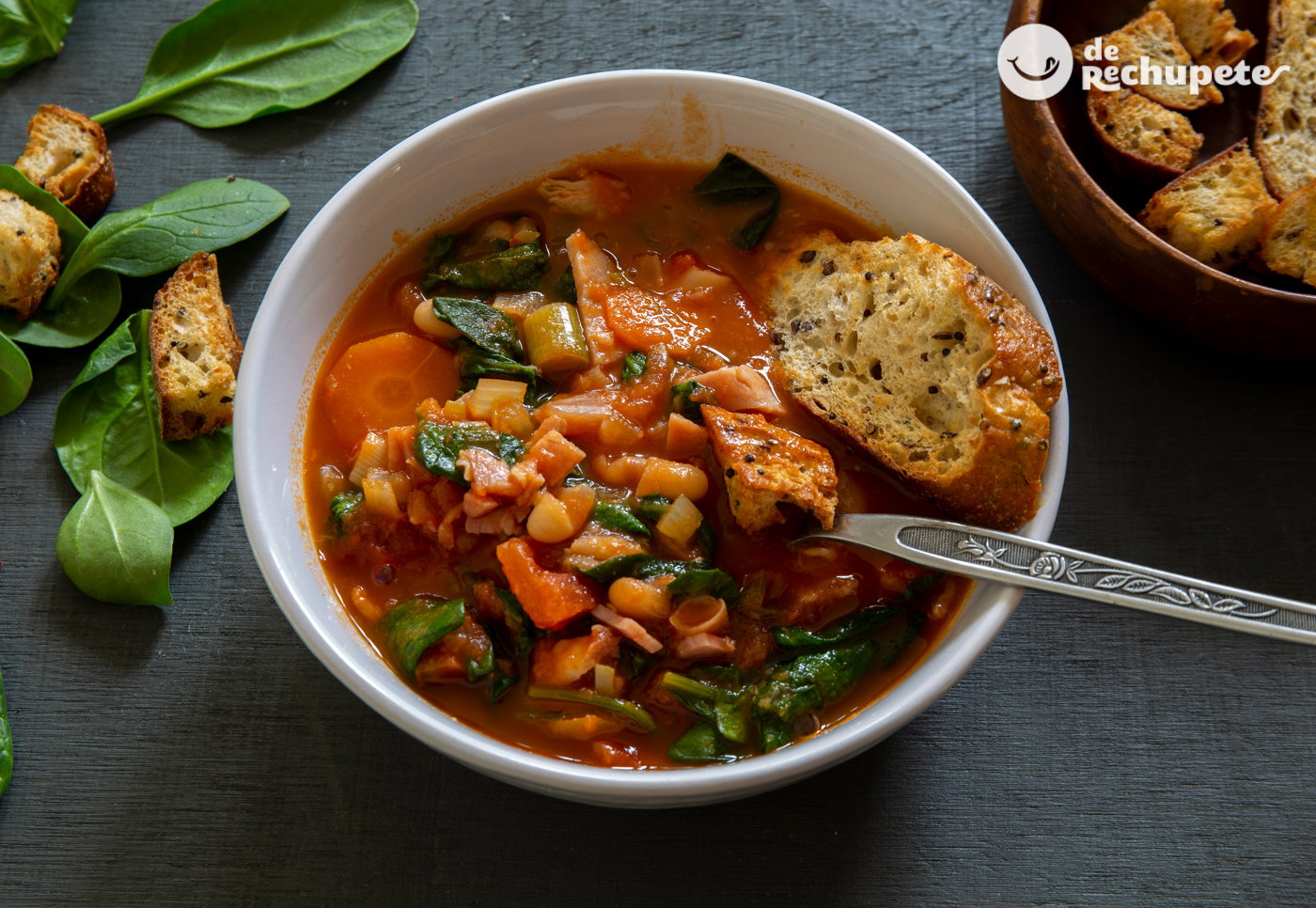 Ribollita. Sopa de verduras al estilo de la Toscana