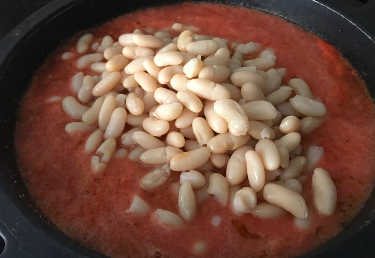 Fassoulada o sopa de alubias griega