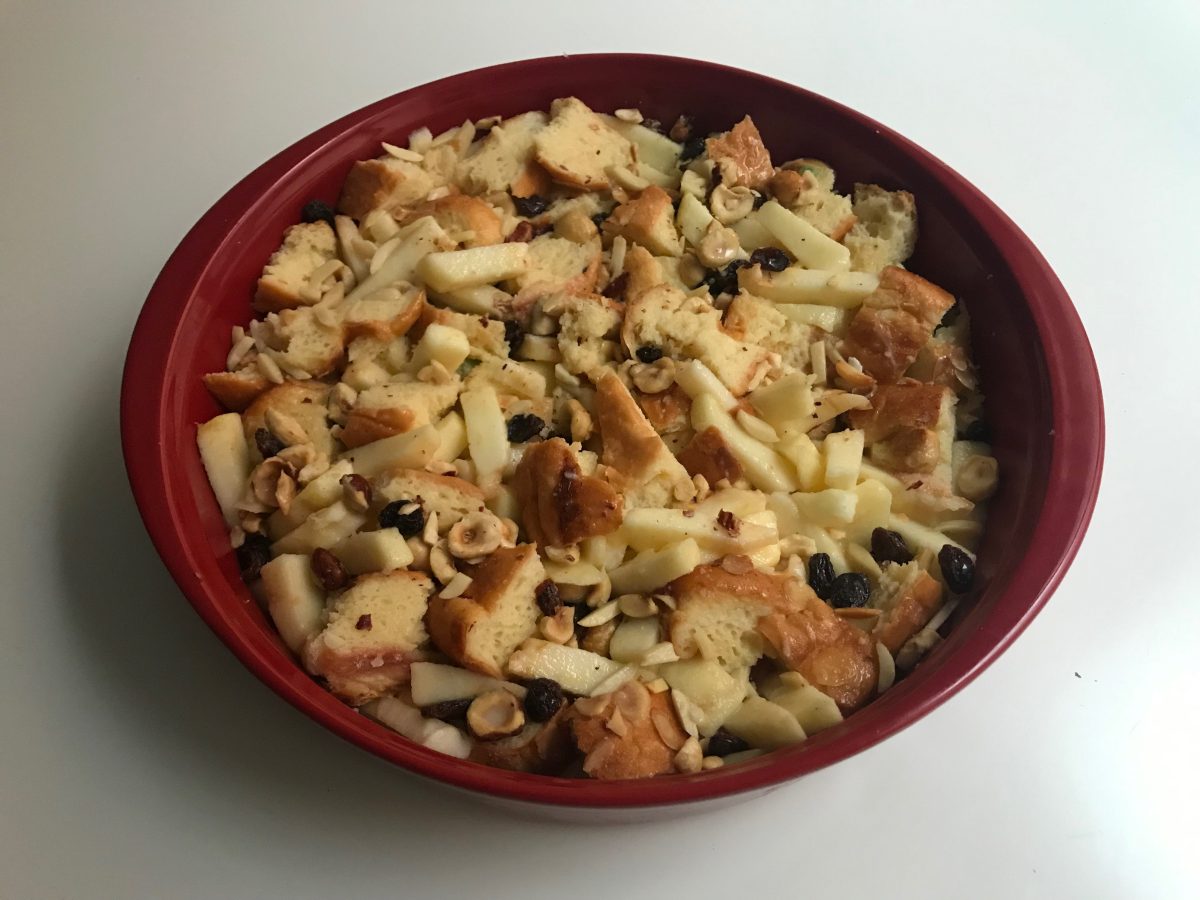 pudin de roscón de reyes y manzana paso 11