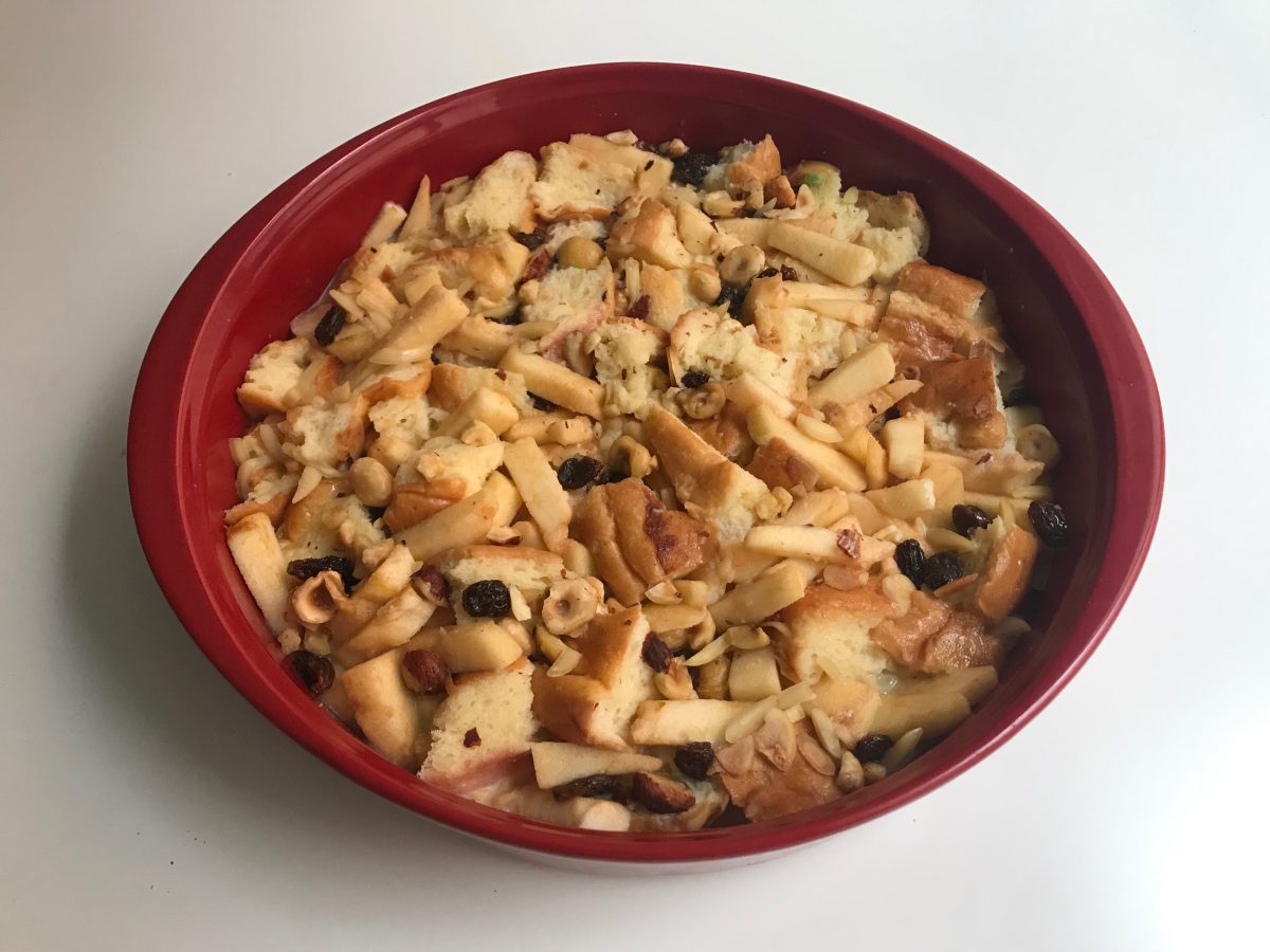 pudin de roscón de reyes y manzana paso 12