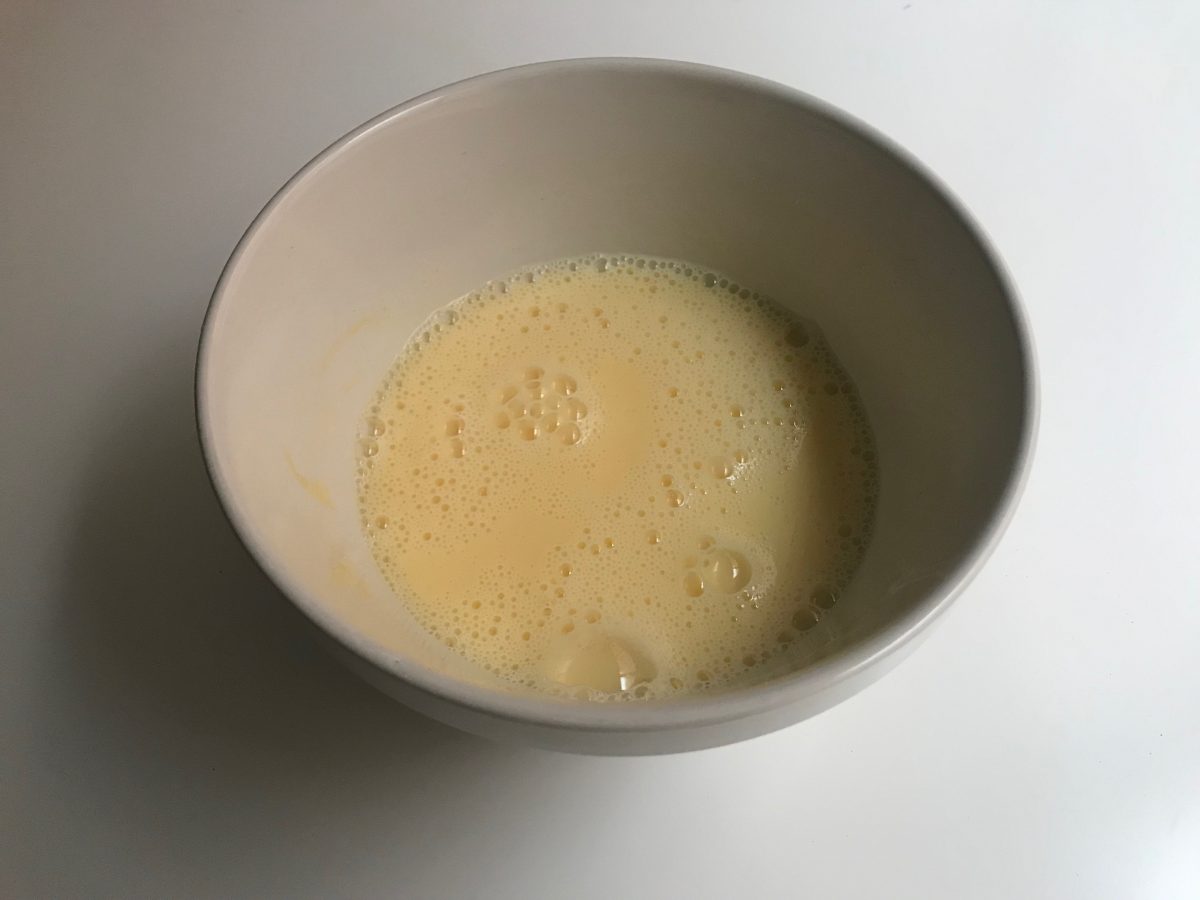 pudin de roscón de reyes y manzana paso 4