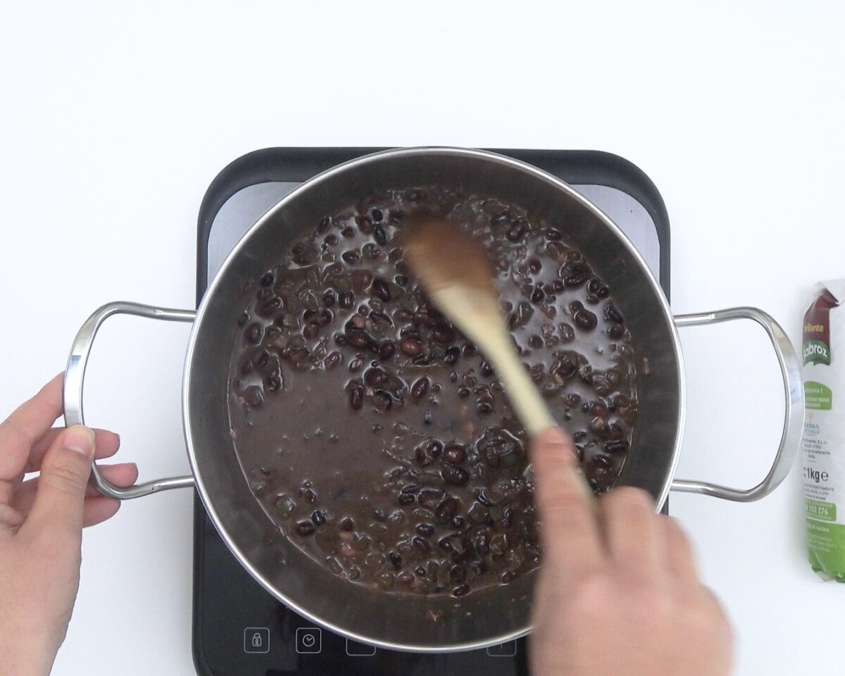 Arroz con frijoles a la cubana