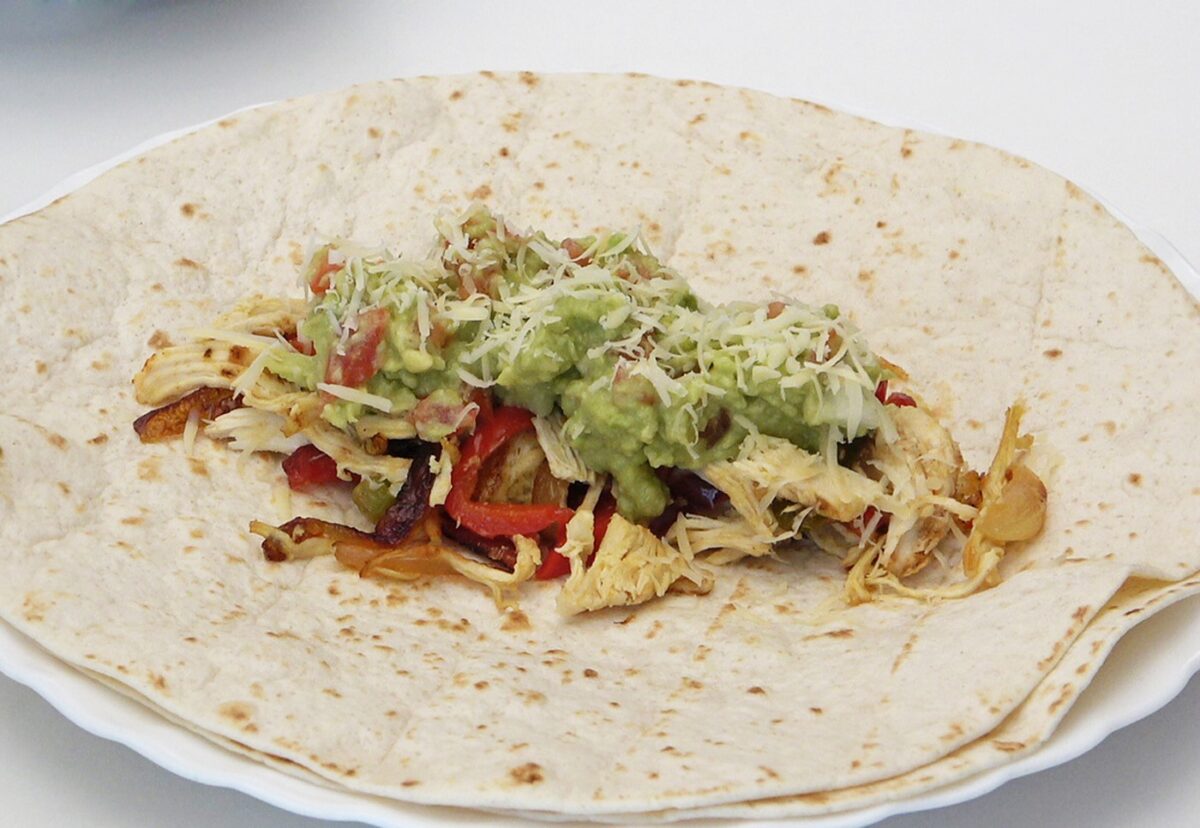 Burritos de pollo y guacamole