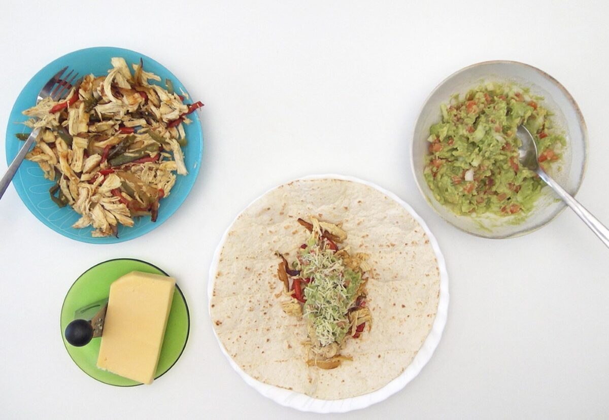 Burritos de pollo y guacamole