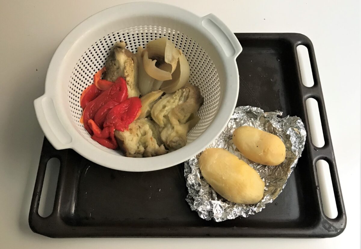 Hamburguesas vegetarianas con patatas, berenjena y pimiento