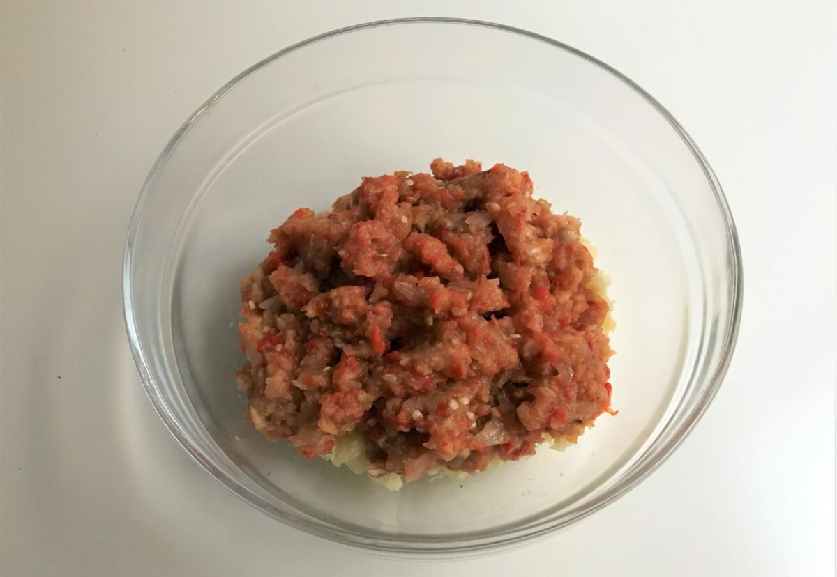 Hamburguesas vegetarianas con patatas, berenjena y pimiento