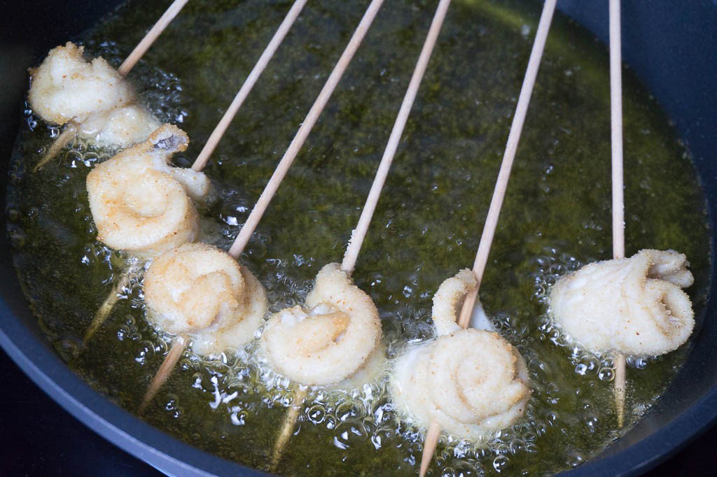 Lenguado a la madrileña con almejas. Receta de pescado fácil, rápida y muy sabrosa
