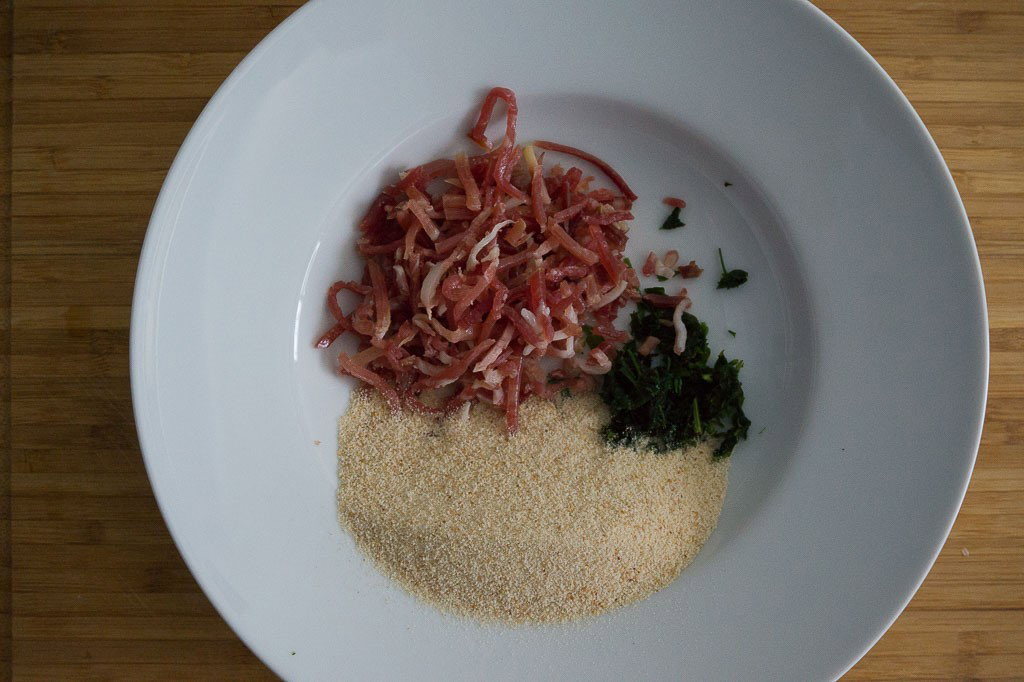 Lenguado a la madrileña con almejas. Receta de pescado fácil, rápida y muy sabrosa