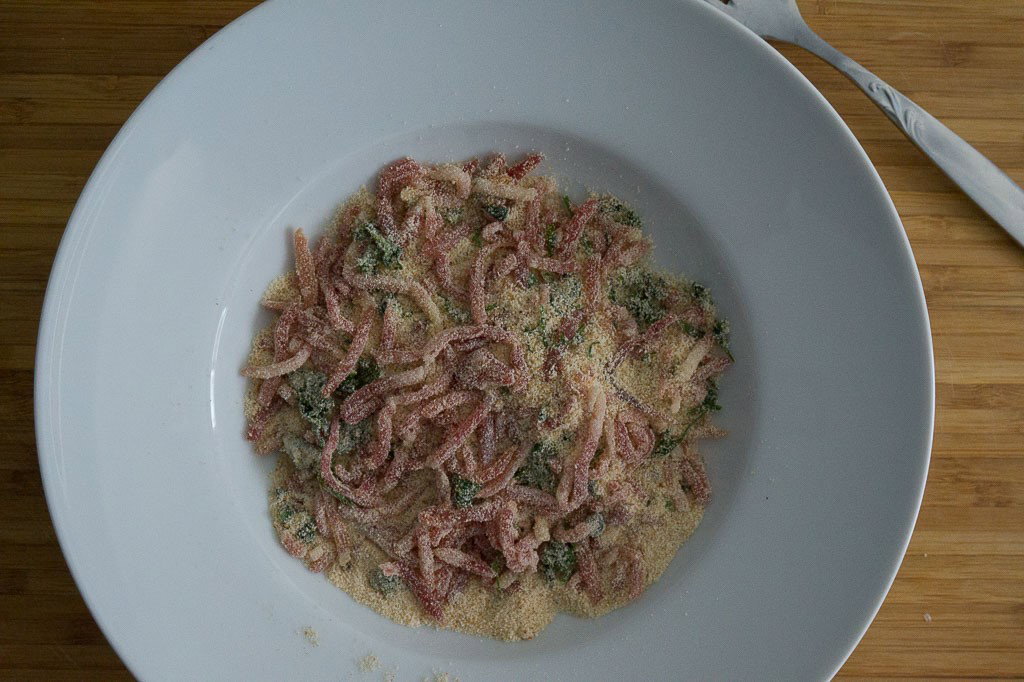 Lenguado a la madrileña con almejas. Receta de pescado fácil, rápida y muy sabrosa