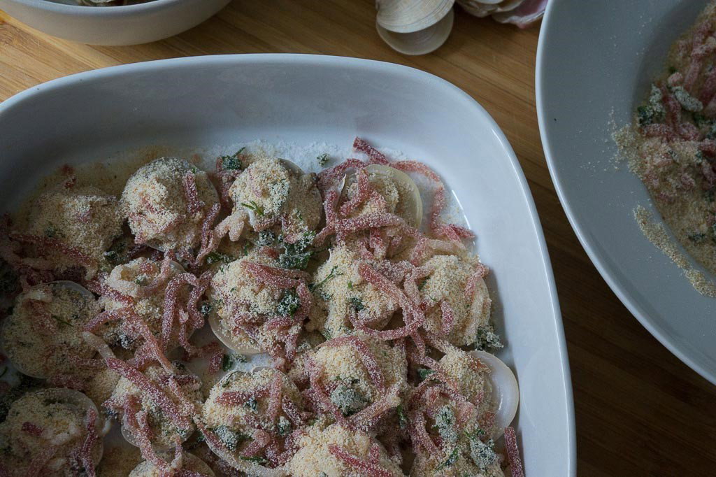 Lenguado a la madrileña con almejas. Receta de pescado fácil, rápida y muy sabrosa