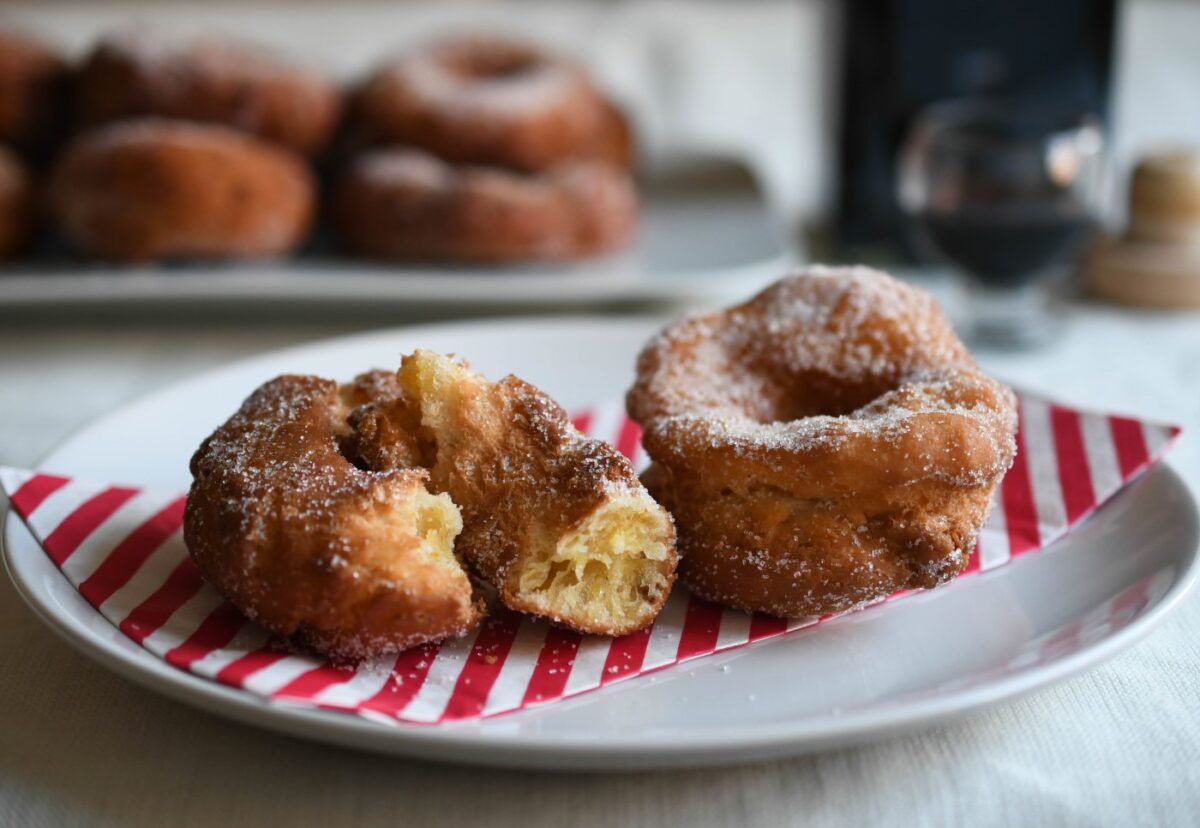 Rosquillas fritas roceñas