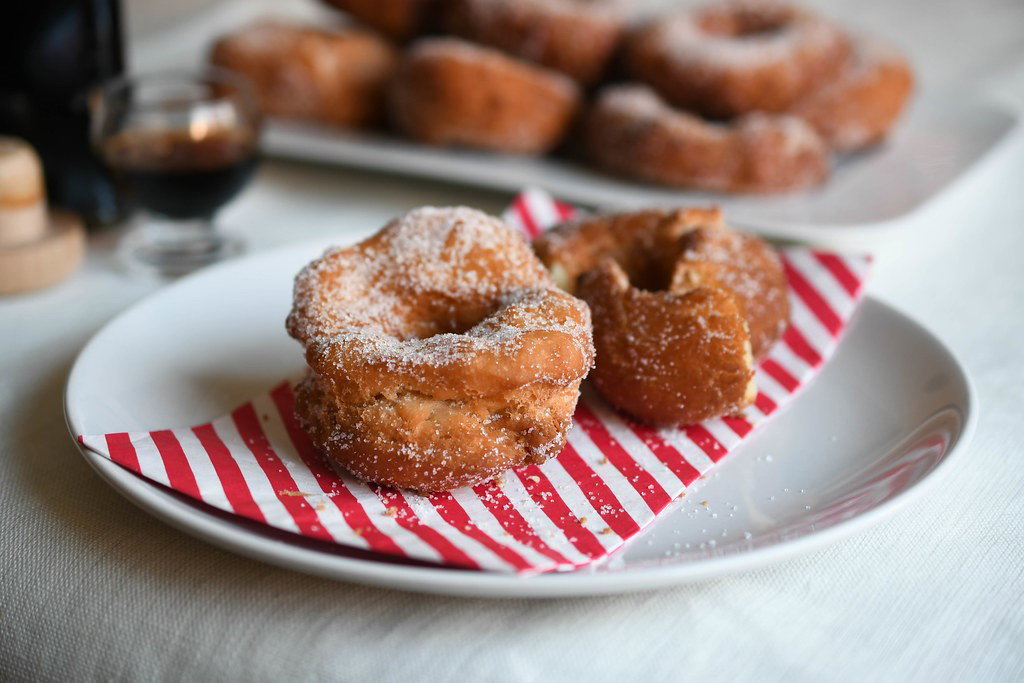 Rosquillas fritas roceñas