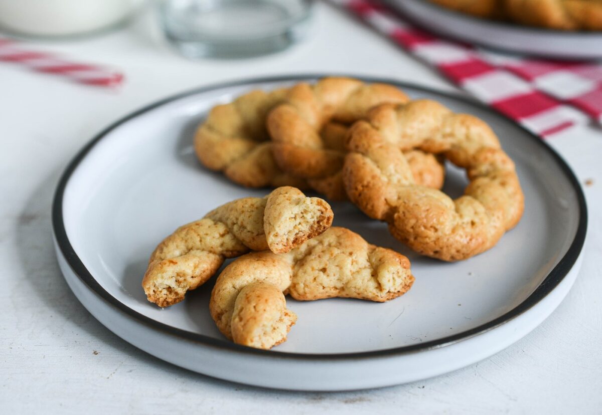 Rosquillas venezolanas o rosquitas caracheras de leche