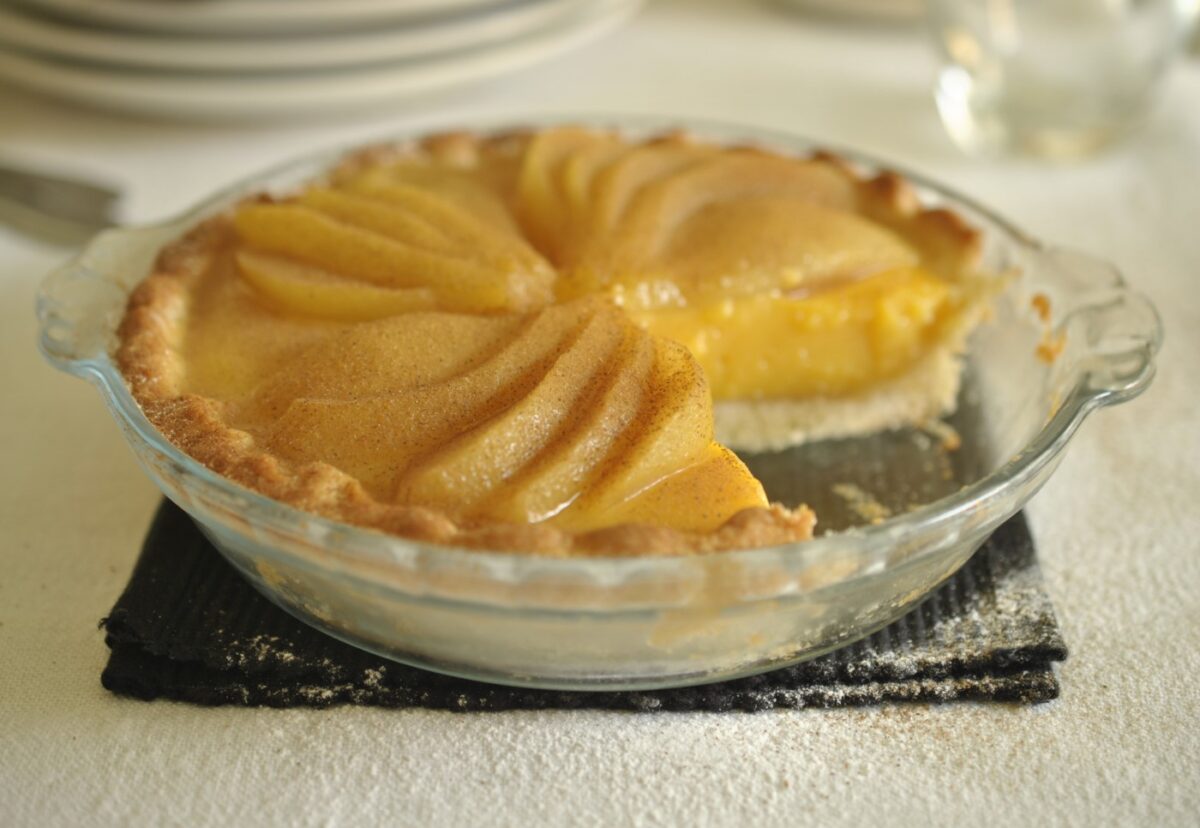 Tarta de peras al azafrán