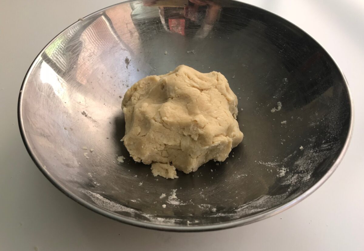 Tarta de peras al azafrán