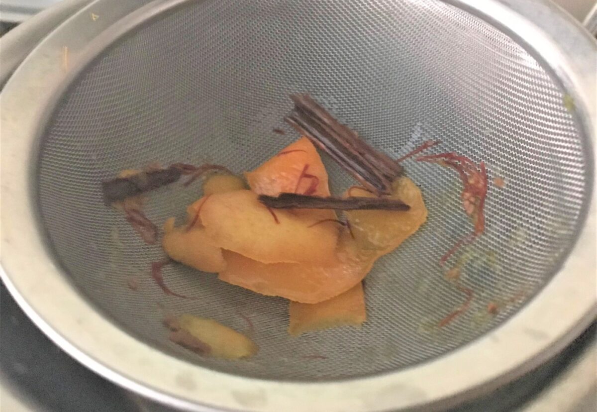 Tarta de peras al azafrán