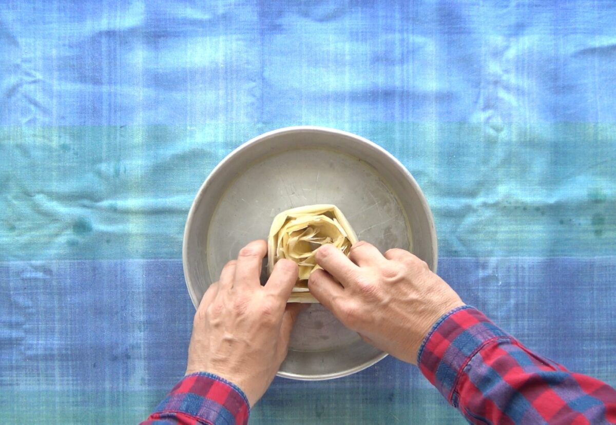 Tarta flor. Ruffled milk Pie