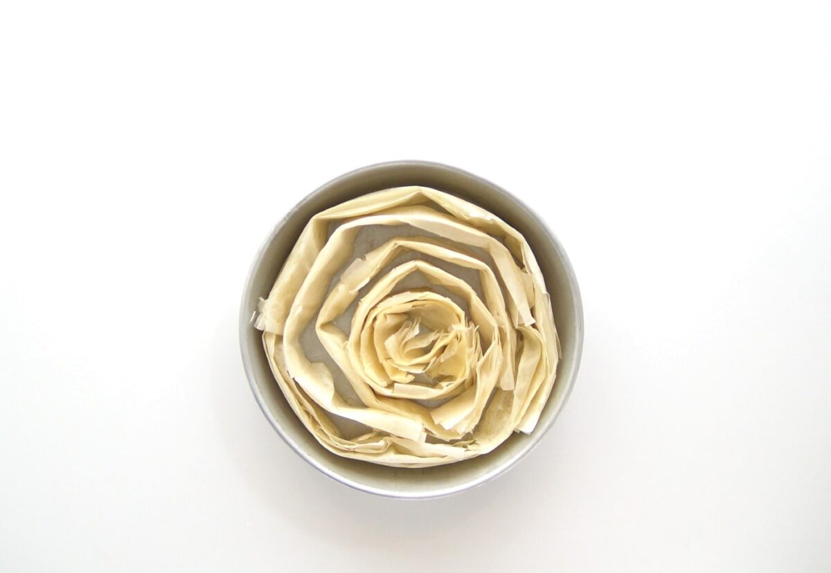 Tarta flor. Ruffled milk Pie