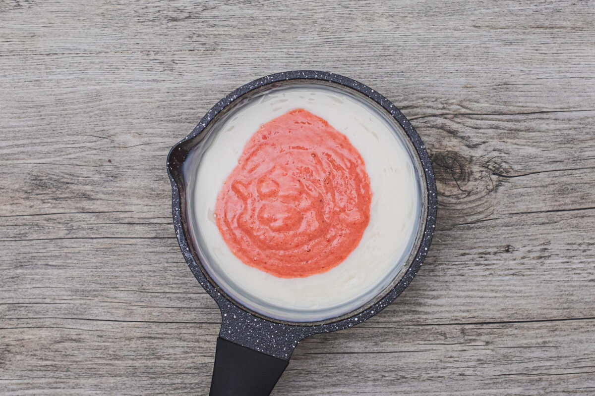 Pudin cremoso de fresas y plátano