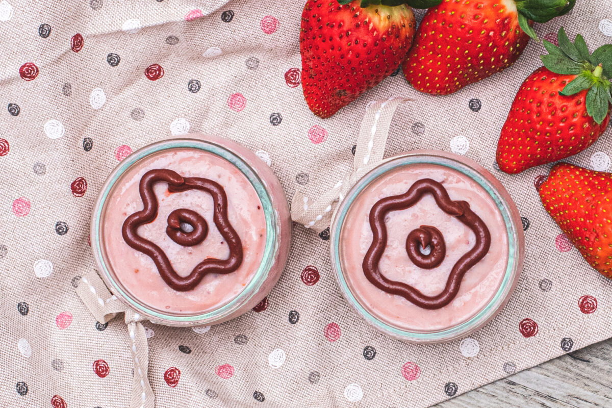 Pudin cremoso de fresas y plátano