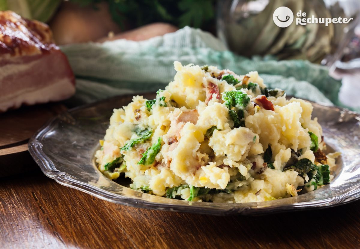 Colcannon. Puré de patatas con repollo y tocino. Receta irlandesa tradicional