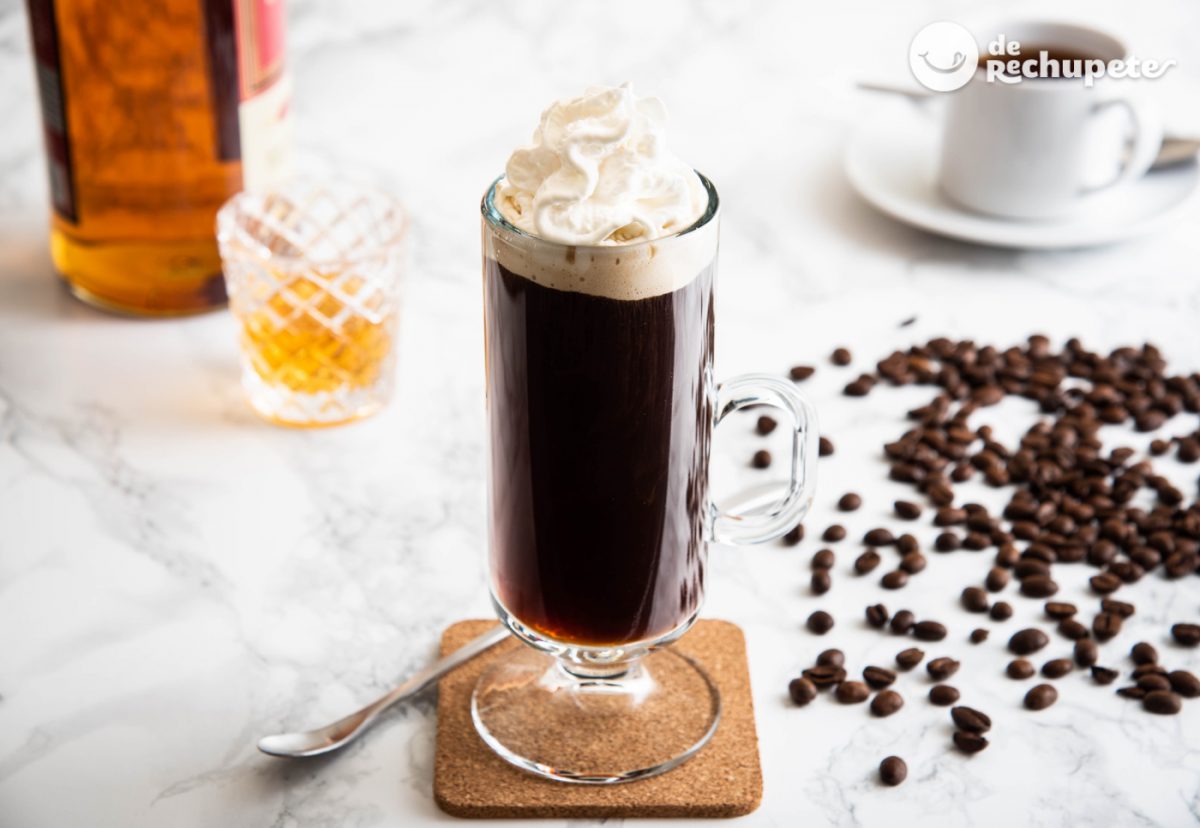 Cómo hacer un café irlandés. Receta del auténtico cóctel Irish coffee