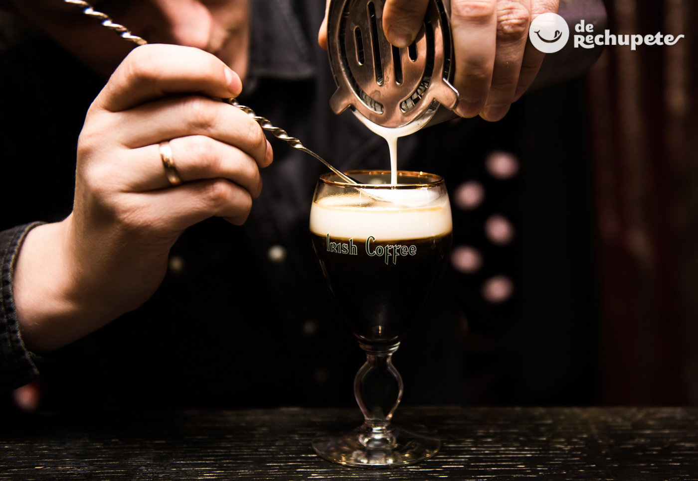 Cómo hacer un café irlandés. Receta del auténtico cóctel Irish coffee