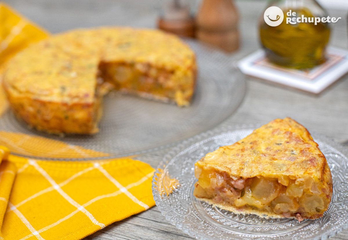 Catalan omelet with sausage