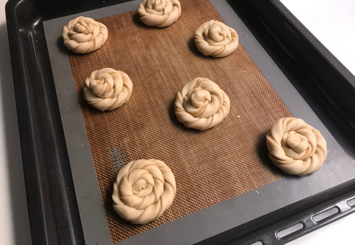 Cómo hacer bollos de cardamomo. Receta sueca tradicional
