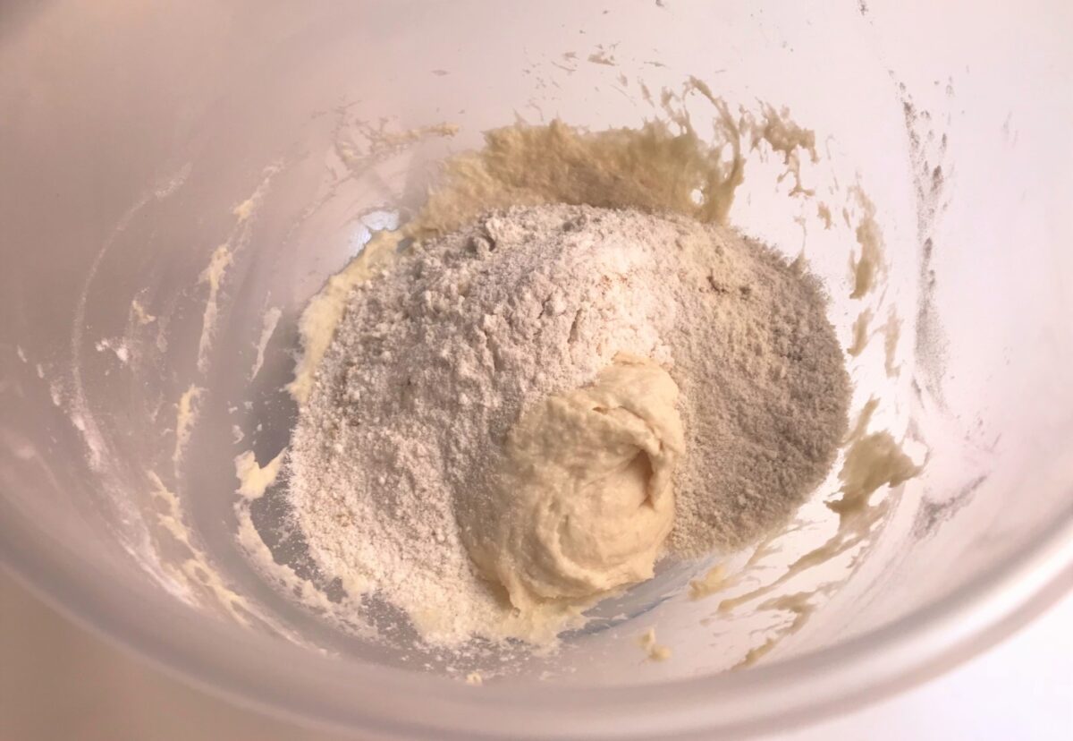 Cómo hacer bollos de cardamomo. Receta sueca tradicional