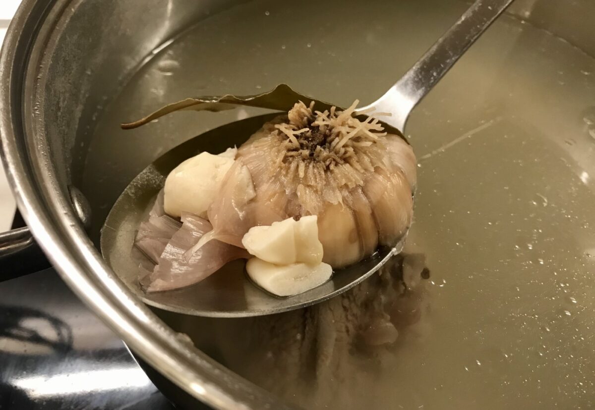 Caldo de res. Receta mexicana económica y muy nutritiva