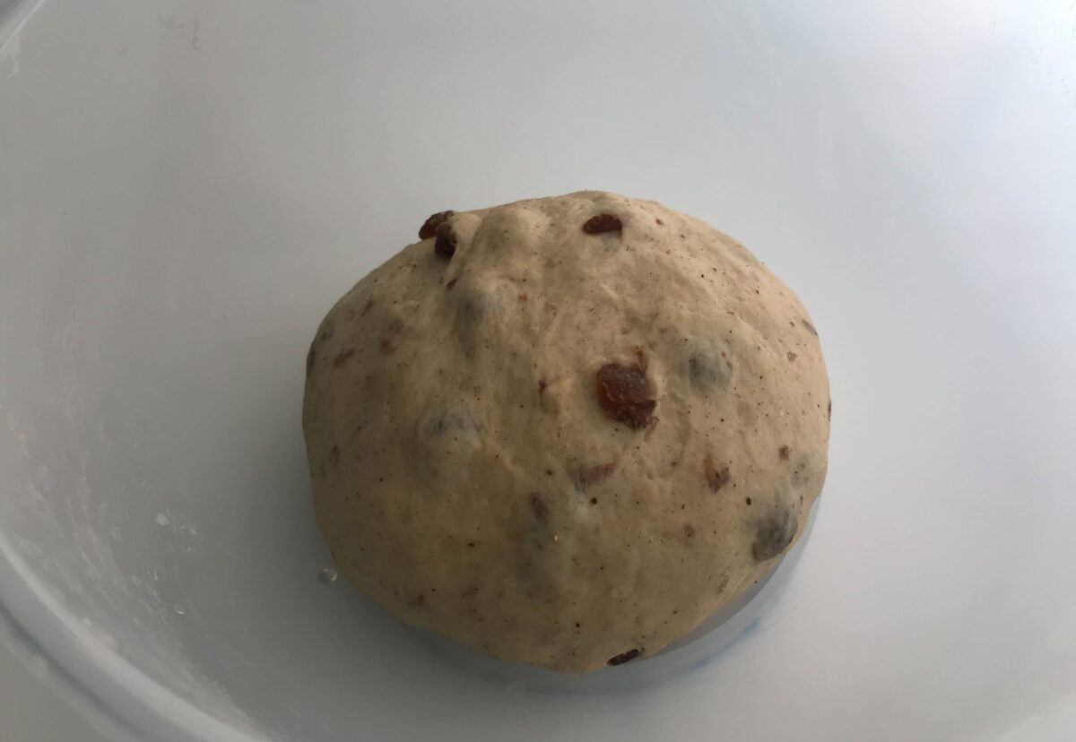Hot cross buns. Dulce tradicional británico en Semana Santa