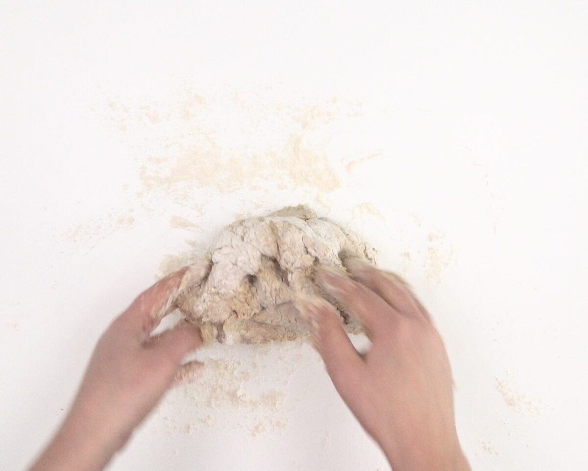 Pan de soda irlandés. El pan más rápido y fácil (sin levadura)