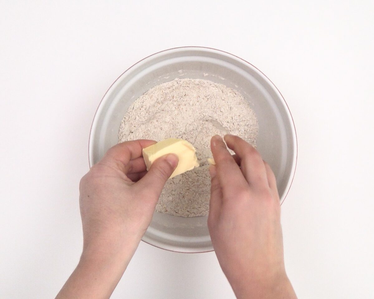 Pan de soda irlandés. El pan más rápido y fácil (sin levadura)