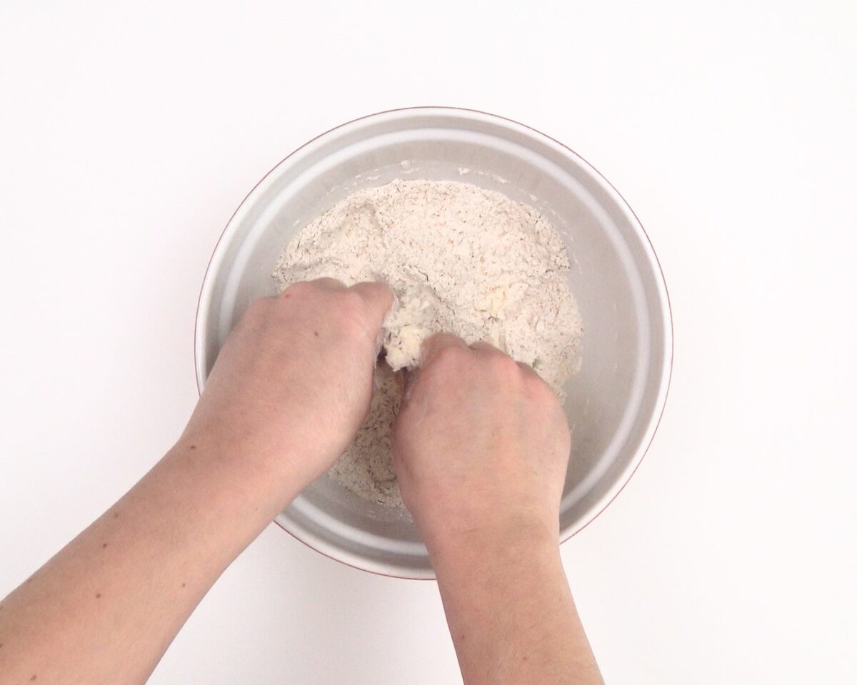 Pan de soda irlandés. El pan más rápido y fácil (sin levadura)