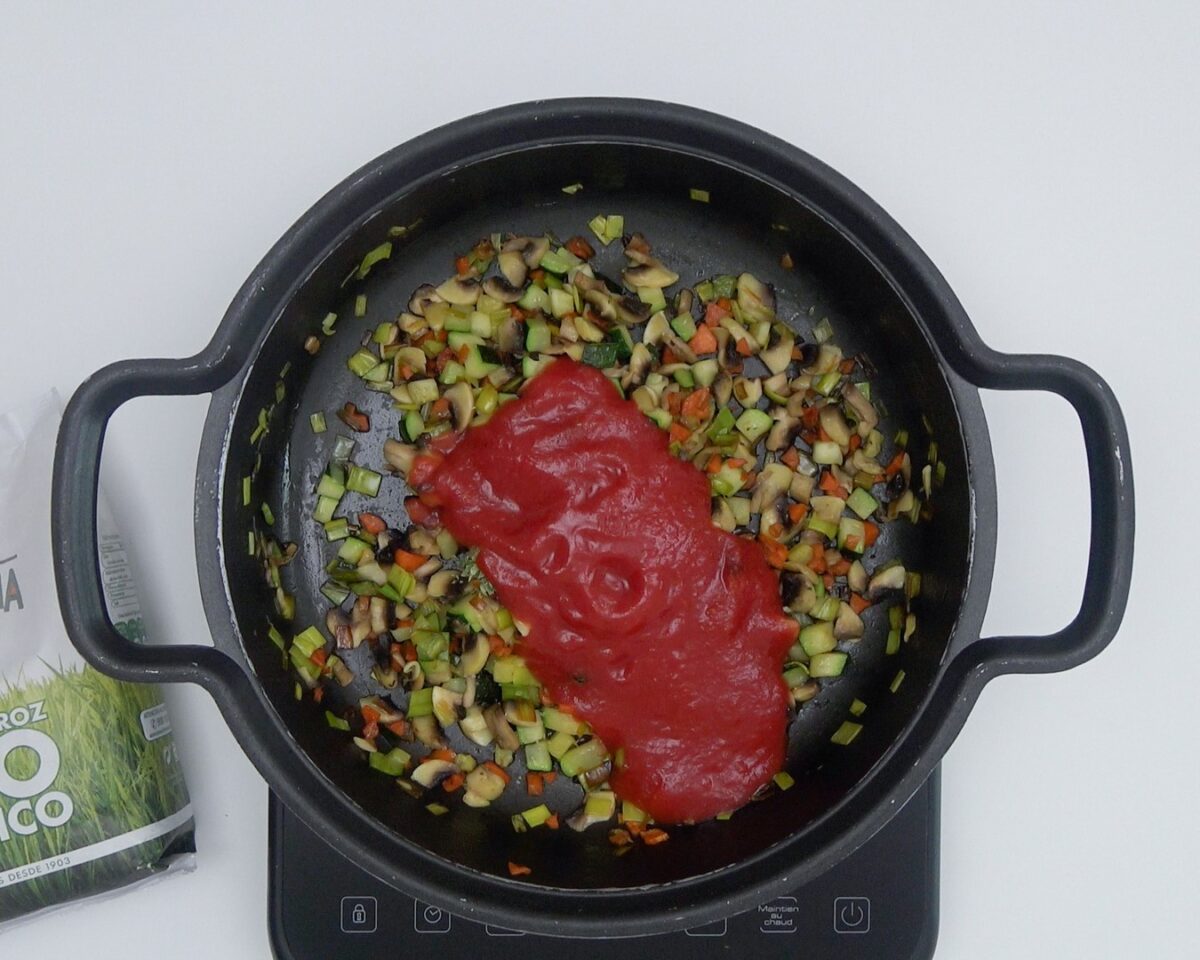 Pimientos rellenos de arroz y verduras. Receta paso a paso