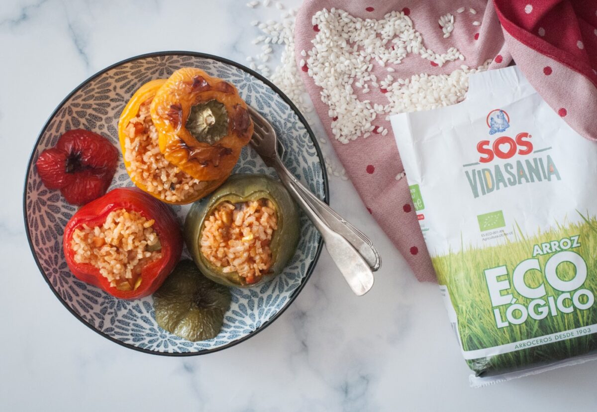 Pimientos rellenos de arroz y verduras. Receta paso a paso
